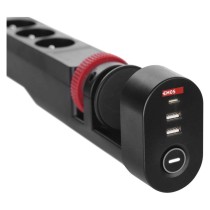 Hosszabbító kábel 1,5 m/3 aljzat/kapcsoló/asztalra szerelhető/USB/fekete/PVC/1,5 mm2 