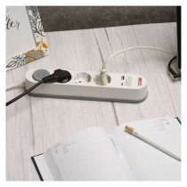 Ilgintuvas 2 m / 3 lizdai / su jungikliu / baltas / 1× USB-A + 1× USB-C / 1,5 mm2 