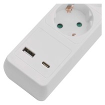 Hosszabbító 3 m / 5 aljzat / kapcsolós / fehér / 1× USB-A + 1× USB-C  / 1,5 mm2