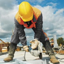 Hosszabbító 5 m / 4 aljzat / kapcsolós / fekete-piros / gumi-neoprén / 1,5 mm2