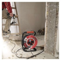 Venkovní prodlužovací kabel na bubnu 50 m / 4 zásuvky / černý / guma / 230 V / 1,5 mm2