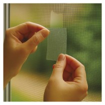 Páska na opravu sítě proti hmyzu 50 mm / 2 m, transparent