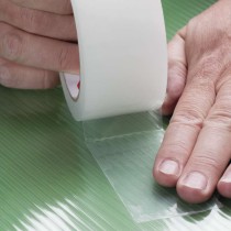 Opravná lepící páska na polykarbonát a sklo, 25 m × 50 mm, průhledná