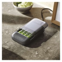 Ultra-rychlá nabíječka baterií GP Charge 10 S491 + 4× AA