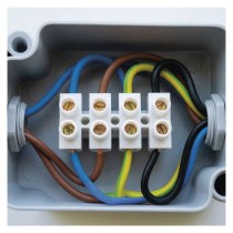 Šroubová svorkovnice 12× 4–6mm2, 450 V, bílá