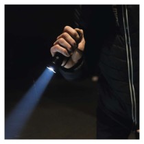 LED ručné kovové svietidlo, 500 lm, 4× AAA, fokus