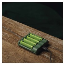 Nabíječka baterií GP Everyday B421 + 4× AA ReCyko 2700 + USB