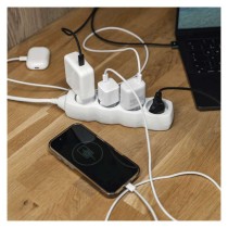 Prodlužovací kabel 5 m / 4 zásuvky / bílý / PVC / 1,5 mm2
