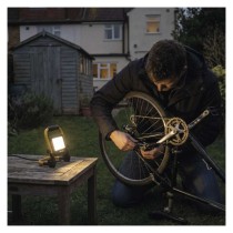 GLARO 30 W LED-prožektor, kollane-must, IP65, 3000 lm, neutraalne valge