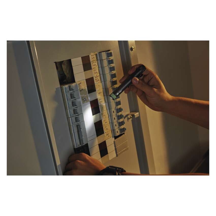 GP LED Zseblámpa CP21 + 1× LR03