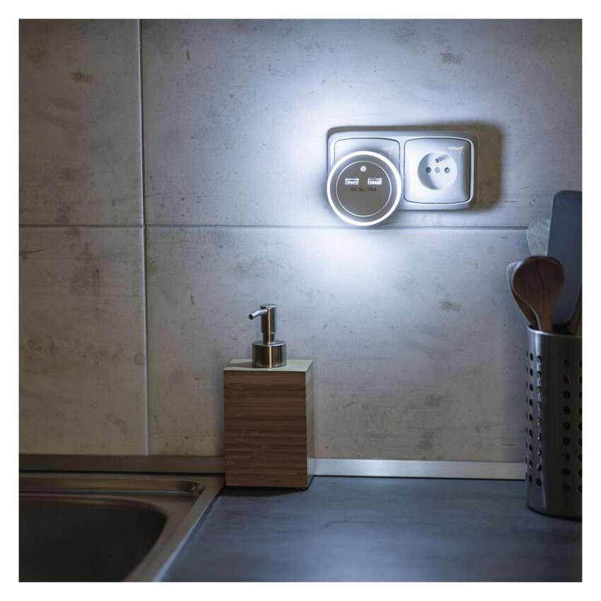 EMOS LED éjjeli fény + 2x USB