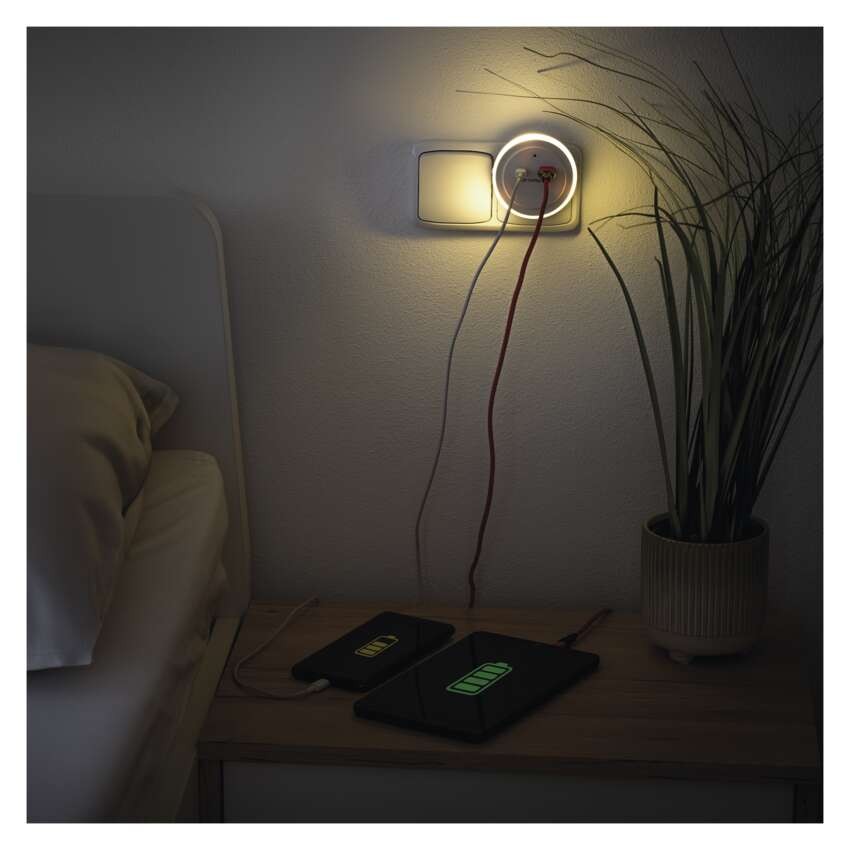 Nočna lučka 3 LED 230V s fotosenzorjem
