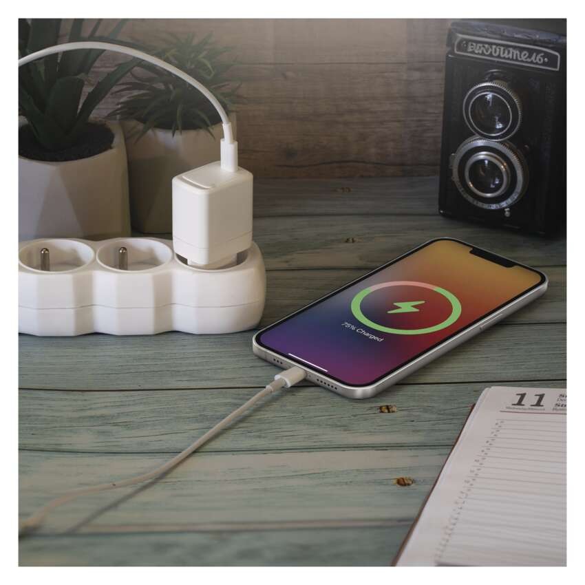 Universalus USB sieninis įkroviklis GaN PD 20 W maks.