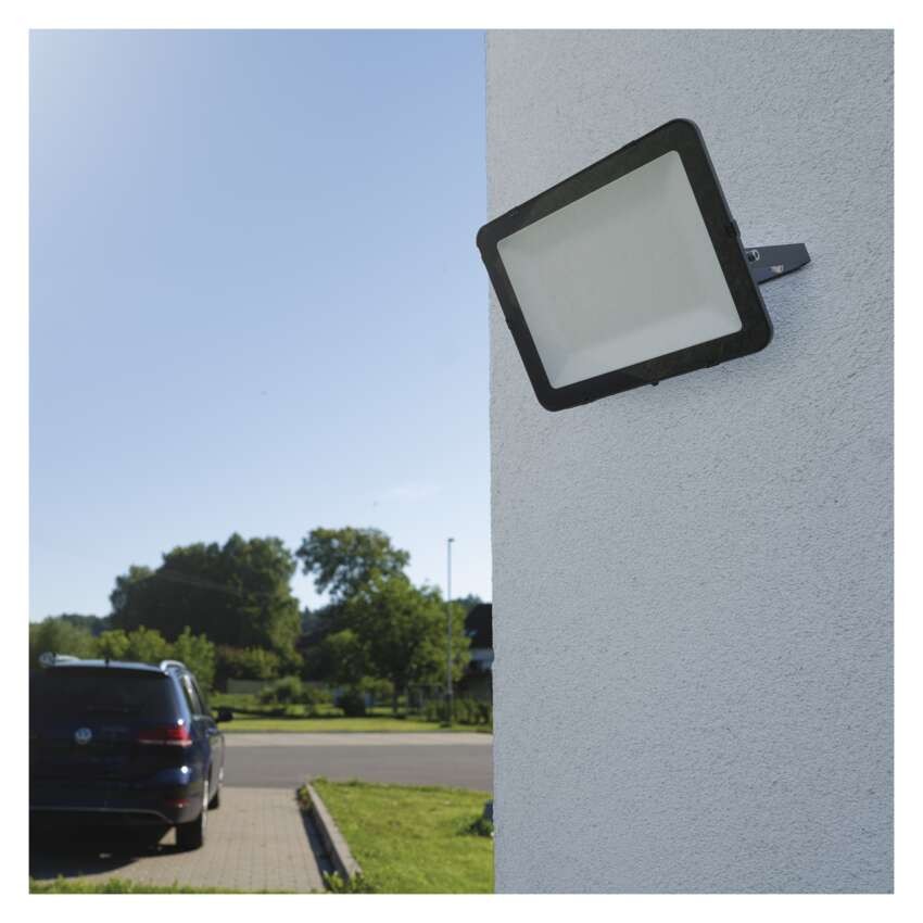 EMOS LED reflektor INOVO 150W 16500lm IP65 természetes fehér