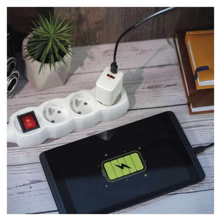Universāls USB sienas lādētājs GaN, PD 20 W maks.