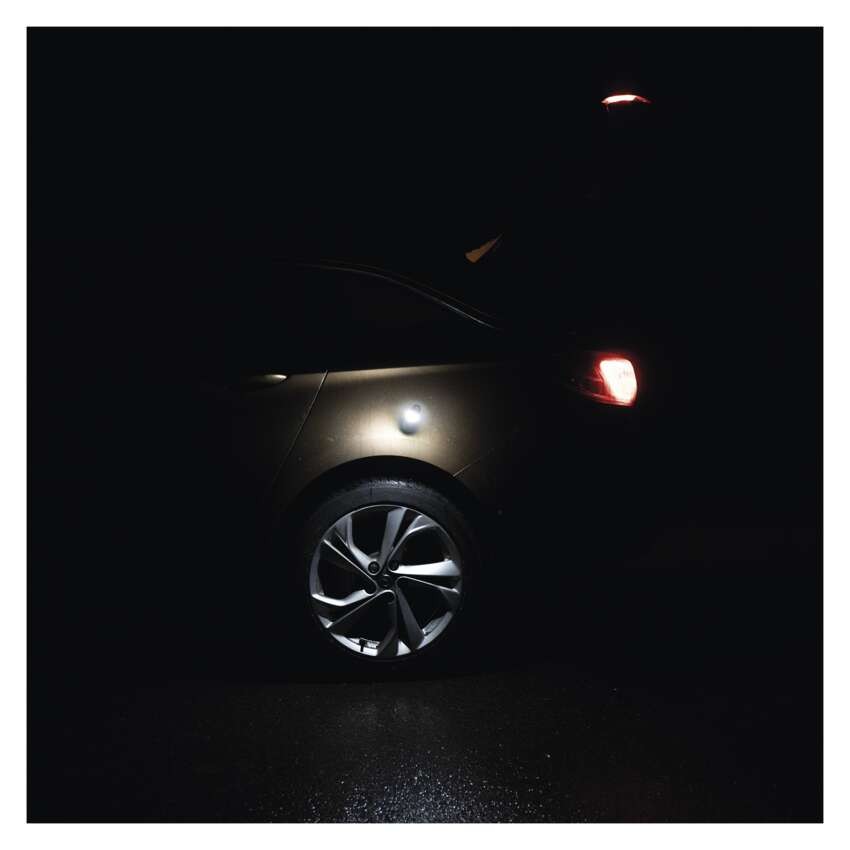 360° COB LED svetilka kovinska, 270 lm, 2x AA