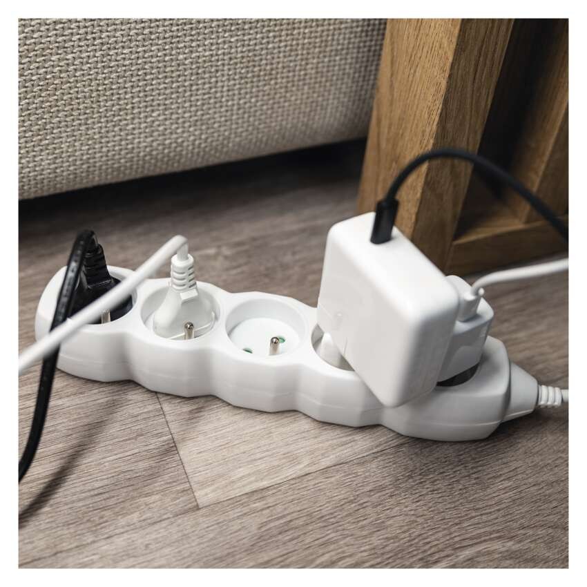 Predlžovací kábel 3 m / 5 zásuviek / biely / PVC / 1,5 mm2